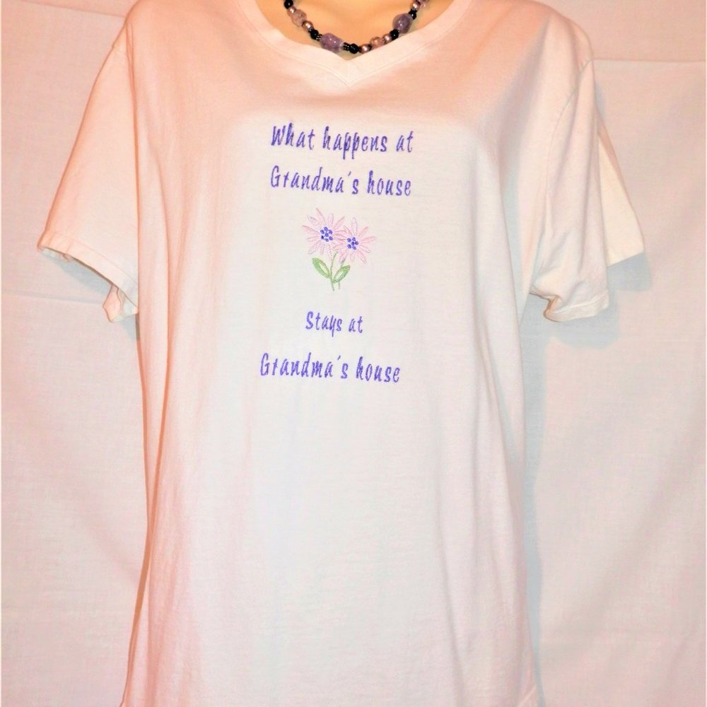 XL Grandmas House What Happens Stays At Top H587